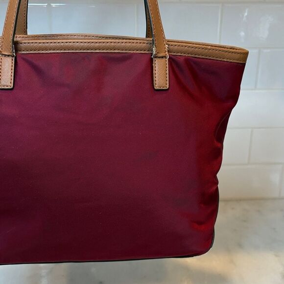 MICHAEL KORS Preppy Core Nylon & Leather Kempton Tote - Picture 6 of 16